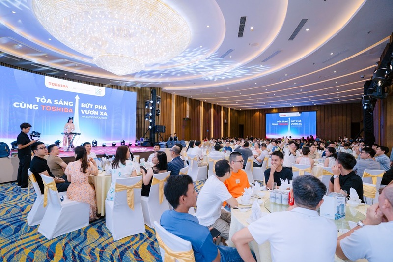 chủ đề cho tiệc cuối năm